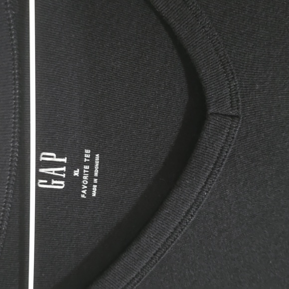 (3) Gap XL favorite tee tops - Picture 4 of 6